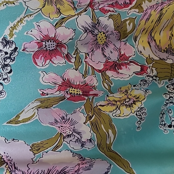 Cabi size Medium 100% silk robe Kimono. - Picture 4 of 10